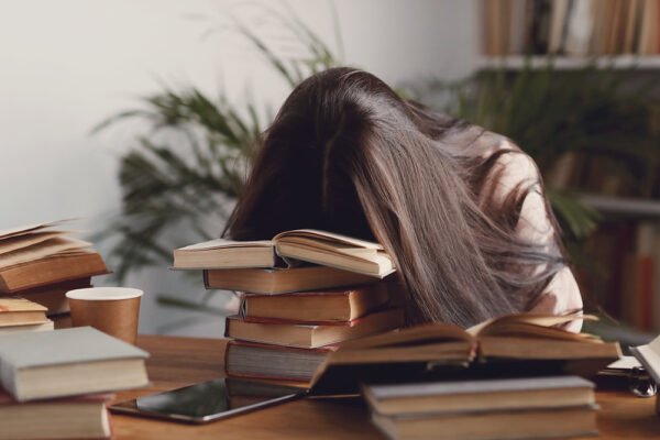 7 Honest Reasons UK Students Struggle to Complete Assignments on Time