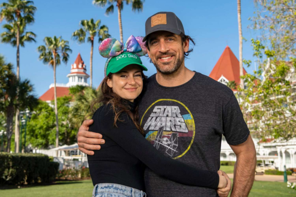 shailene woodley aaron rodgers